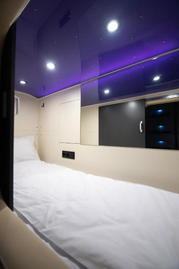 Capsule Hotel Constellation 91 Lemberg Exterior foto