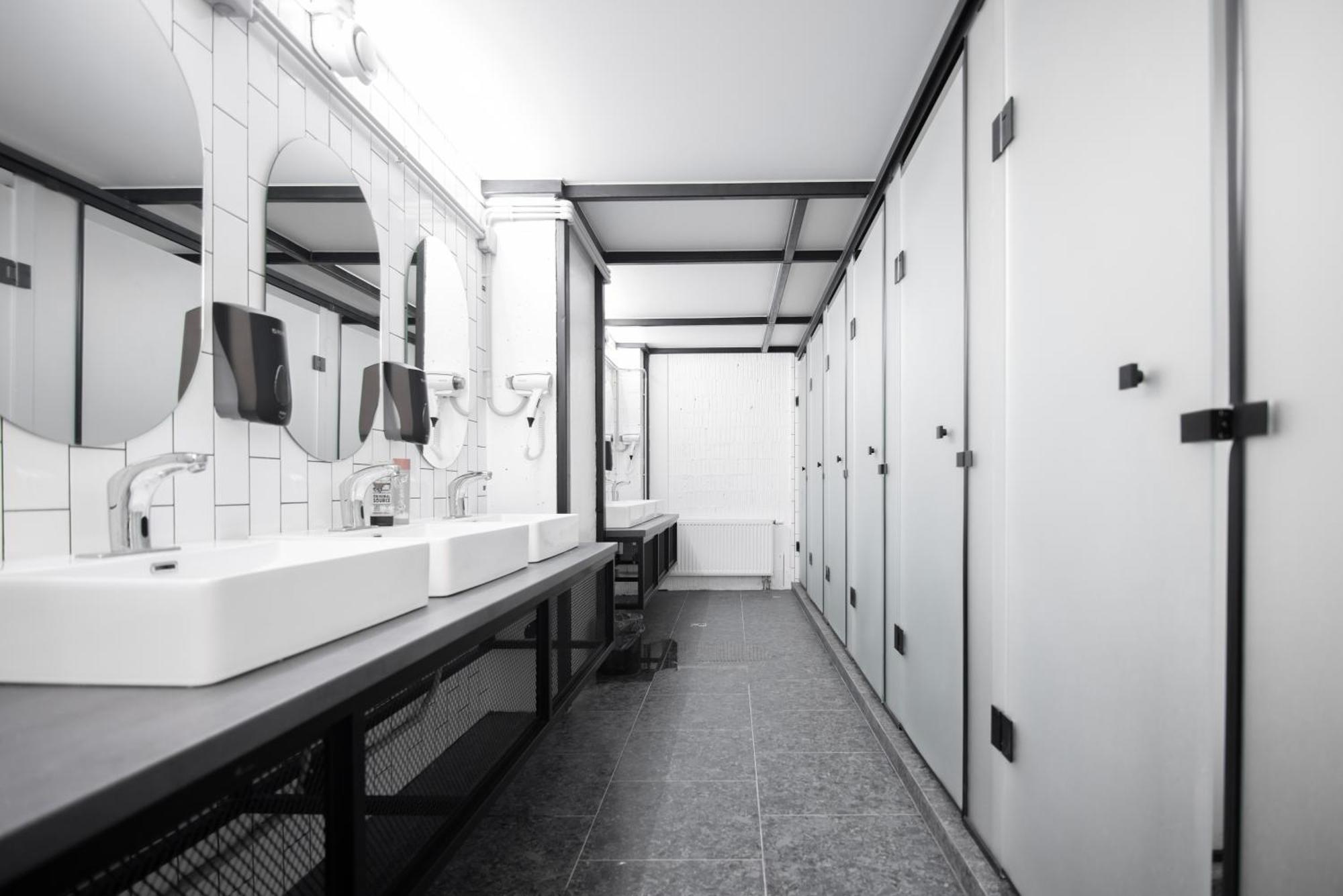 Capsule Hotel Constellation 91 Lemberg Exterior foto